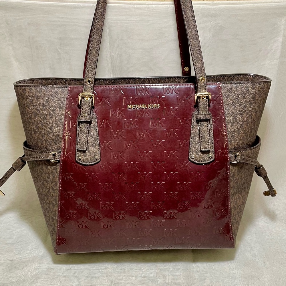 Michael Kors Voyager East West Signature Tote, NWT